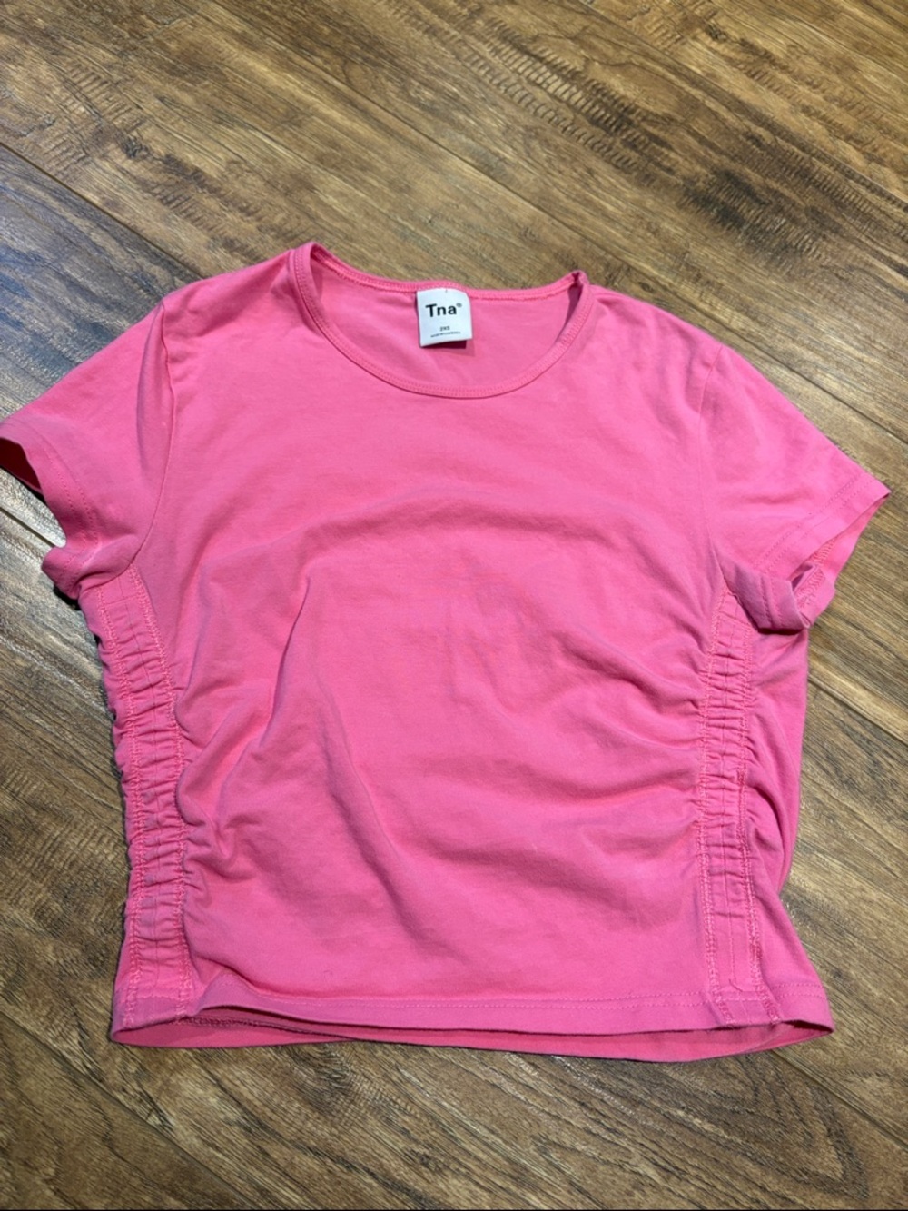 TNA Short Sleeve Ruched Side Tee in Hot Pink